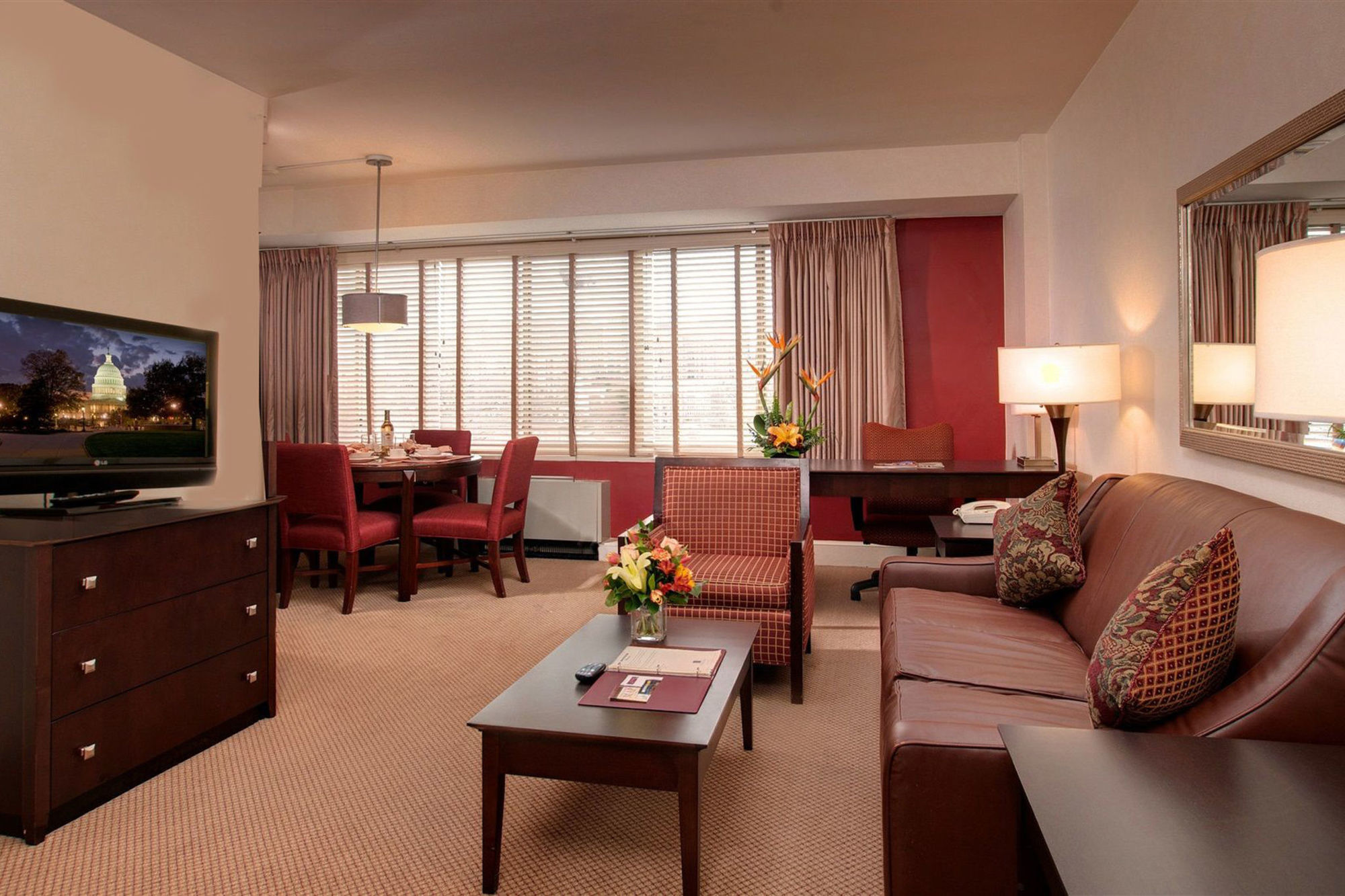 The Virginian Suites, Ascend Hotel Collection Arlington Room photo